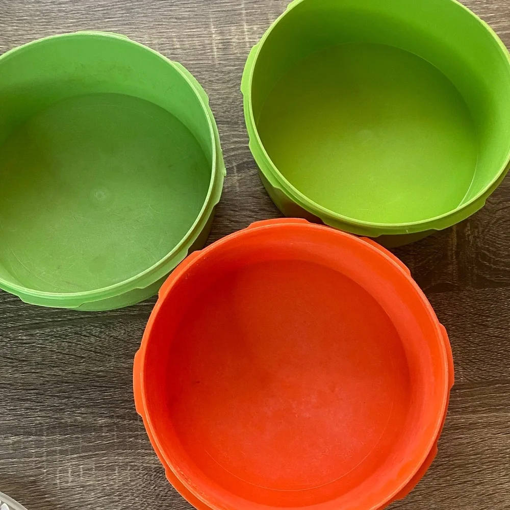 Vintage Tupperware Servalier Nesting Bowls Set of 3 Orange Lime‎ Green Lids